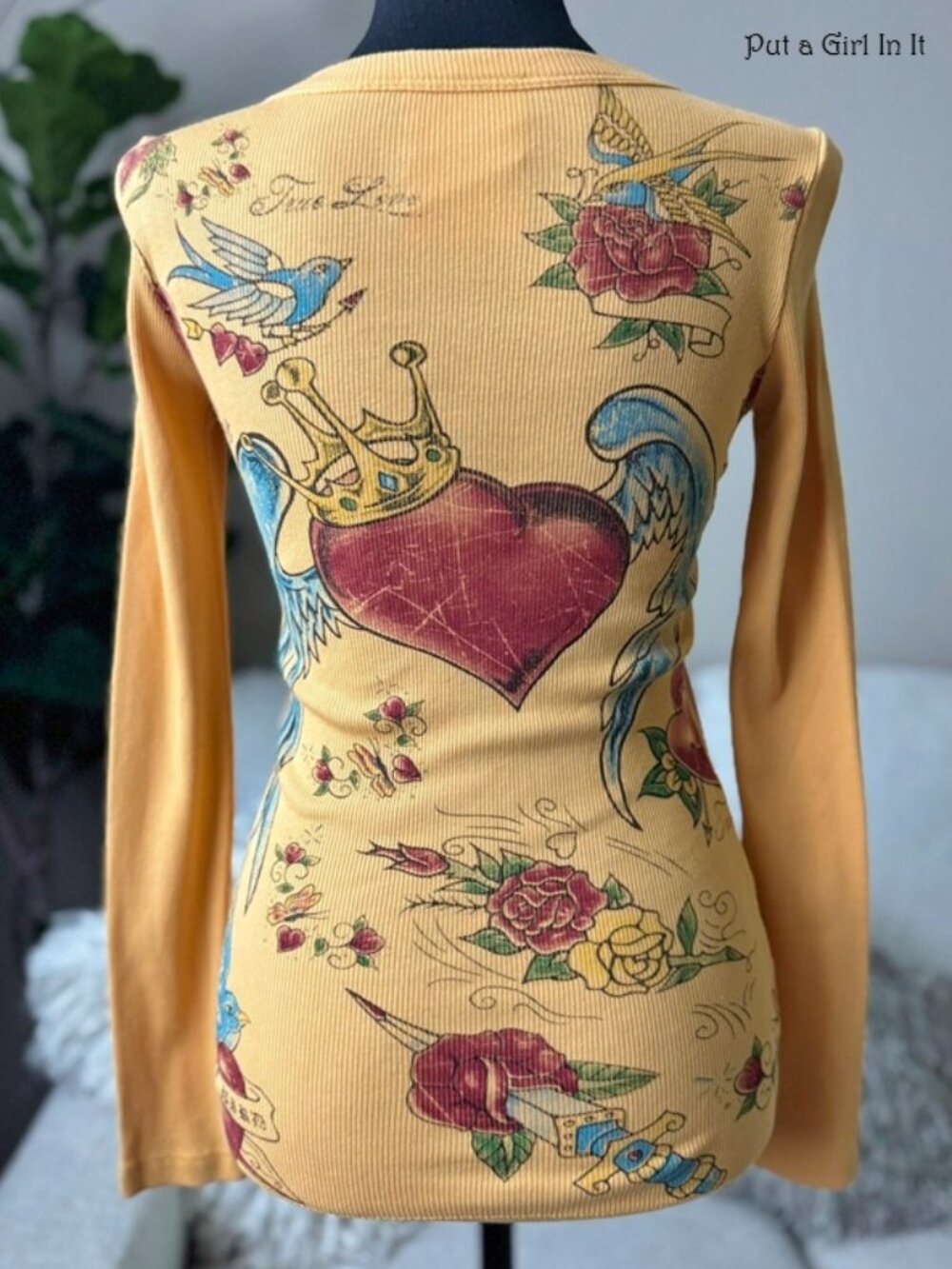 USA Vocal Apparel Women's Crystal Mustard Yellow Heart Wings True Love Shirt S